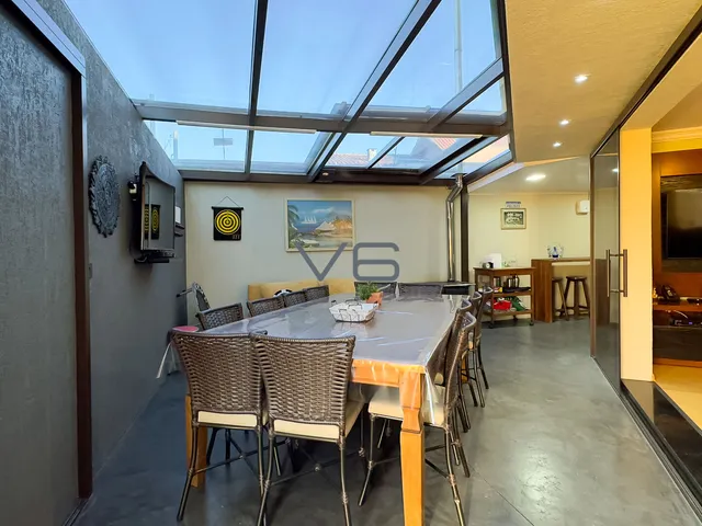 Imagem 7: Casa Triplex, com 3 Quartos, 179 M² Privativos, 4 Vagas de Garagem, no Água Verde
