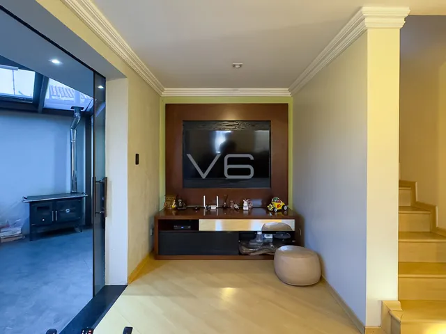 Imagem 5: Casa Triplex, com 3 Quartos, 179 M² Privativos, 4 Vagas de Garagem, no Água Verde