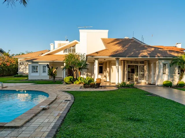 Imagem: A casa possui 5 dormitórios, sendo 4 suítes