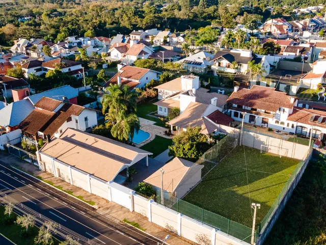 Imagem 6: A casa possui 5 dormitórios, sendo 4 suítes