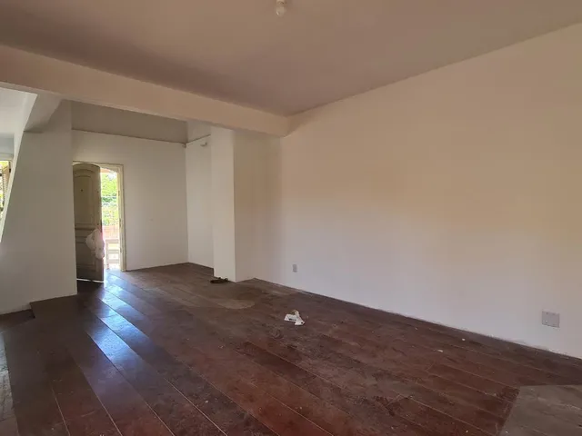 Imagem 7: Casa individual, com amplos ambientes e ótima localização