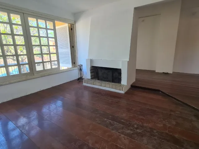 Imagem 9: Casa individual, com amplos ambientes e ótima localização