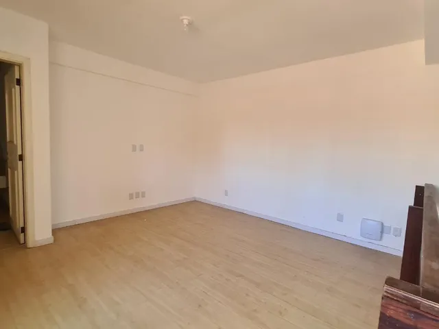Imagem 16: Casa individual, com amplos ambientes e ótima localização