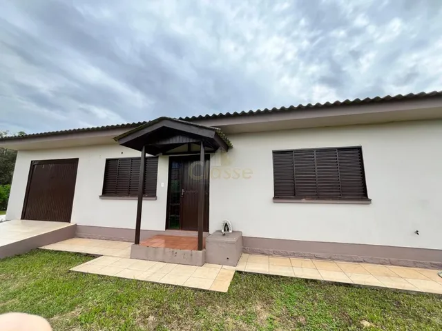 Imagem: Casa com 3 Dormitorio(S) Localizado(A) no
