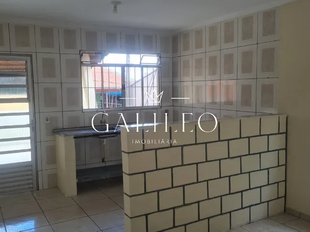 Imagem: A casa possui 2 Dormitórios, 1 Banheiro, 1 Vaga na