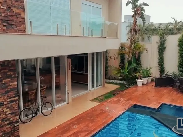 Imagem: A casa possui 5 Dormitórios, 5 Suítes, 7 Banheiros,
