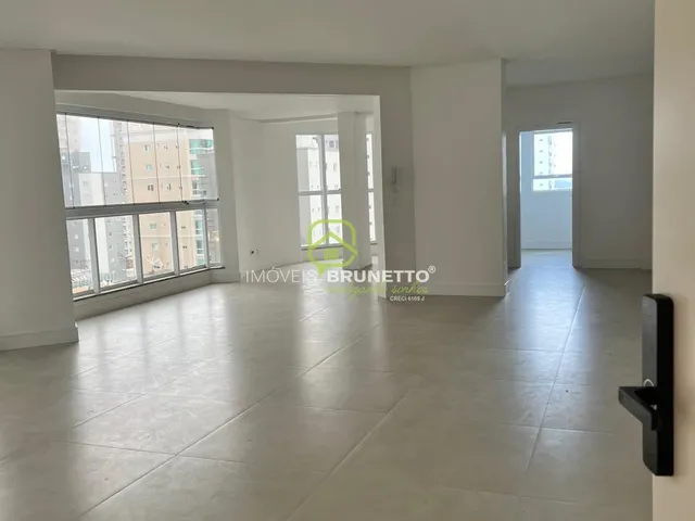 Imagem 12: APARTAMENTO ALTO PADRÃO EM MEIA PRAIA