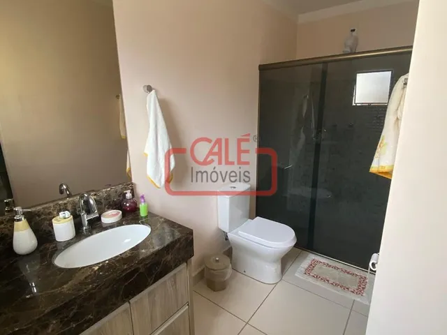 Imagem 11: Sobrado Espetacular com 3 Dorms (2 Suítes) e Piscina em Localização Privilegiada de