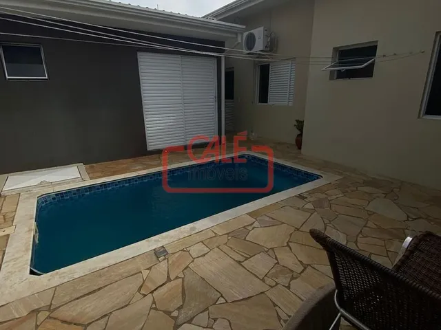 Imagem 7: Sobrado Espetacular com 3 Dorms (2 Suítes) e Piscina em Localização Privilegiada de