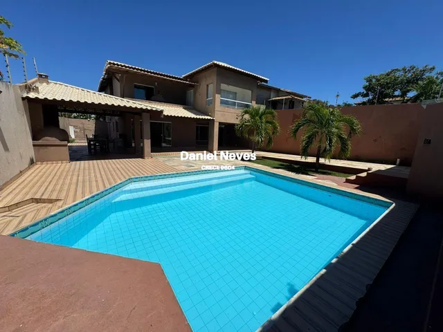 Imagem: Casa à Venda na Avenida Priscila Dutra