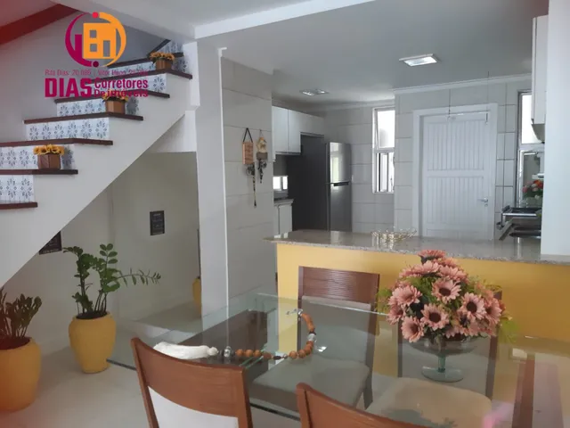 Imagem: Casa Triplex em Itapuã, Salvador/BA