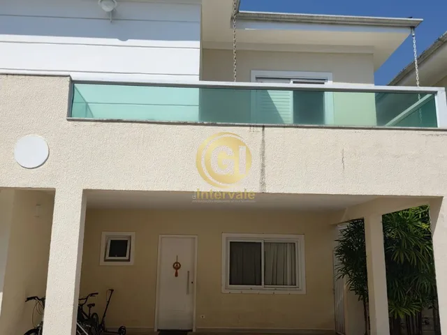 Imagem: A casa em condomínio possui 4 Dormitórios, 2 Suítes, 4