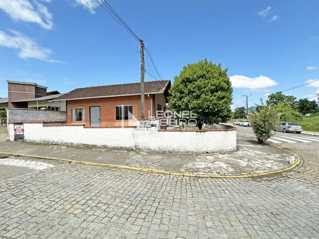 Imagem: Casa com 6 dormitórios, 442,27m² à venda