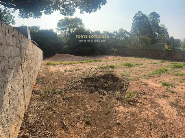 Imagem: O terreno possui 1.000m² de Área e está localizado em
