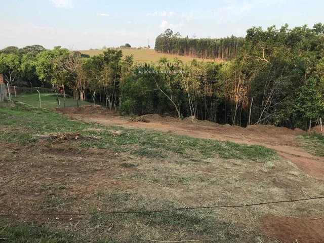 Imagem: O terreno possui 1.000m² de Área e está localizado em