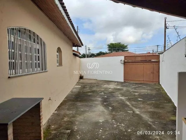 Imagem 1: Imperdível: Casa à venda em Taubaté-SP, Vila Edmundo, com 4 quartos, 1 suíte, 1 sala