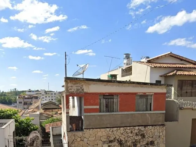 Imagem: Terreno com casa para demolição
