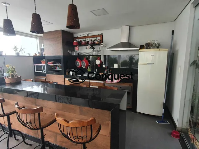 Imagem 12: Vendo- Linda Casa 03 Quartos com suíte, Acabamento Excelente, lote 420 metros ! Bairro