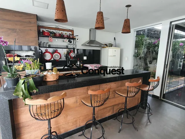 Imagem 9: Vendo- Linda Casa 03 Quartos com suíte, Acabamento Excelente, lote 420 metros ! Bairro