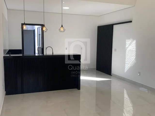 Imagem: A casa em condomínio possui 3 Dormitórios, 1 Suíte, 2