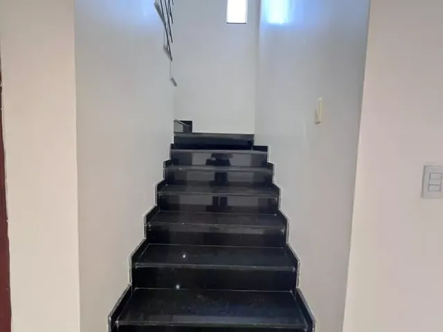 Imagem 14: Sobrado para venda , com 3 quarto(s) sendo 1 suíte, 4 vagas de garagem, próxima ao