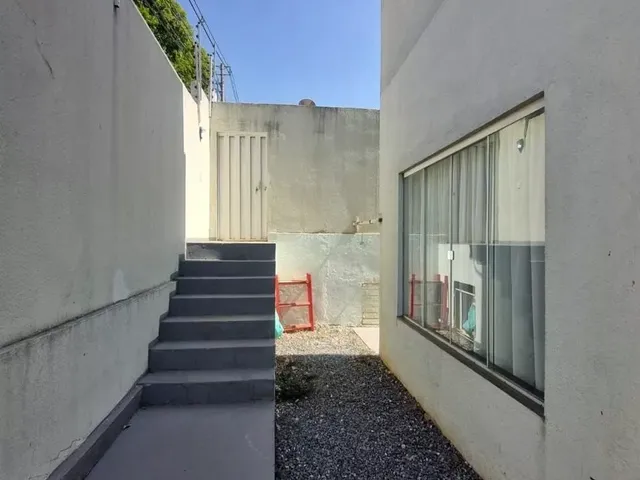 Imagem 5: Sobrado para venda , com 3 quarto(s) sendo 1 suíte, 4 vagas de garagem, próxima ao