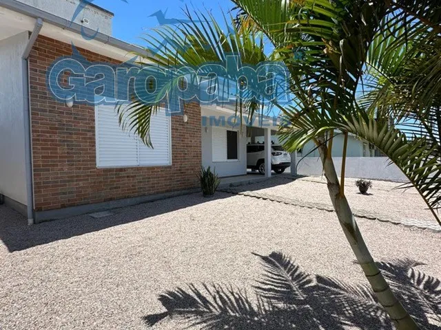 Imagem 4: Aluguel de Casa em Garopaba-SC: 3 Quartos, 1 Suíte, 3 Vagas. Próximo à Praia da Barra