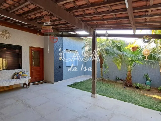 Imagem: A casa possui 3 Dormitórios, 1 Suíte, 2 Banheiros, 1 Vaga