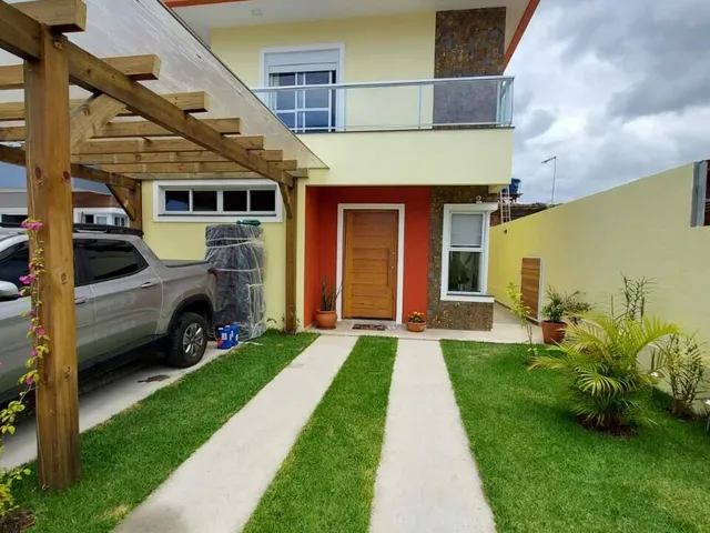Imagem: A casa possui 4 Dormitórios, 3 Suítes, 5 Banheiros, 2
