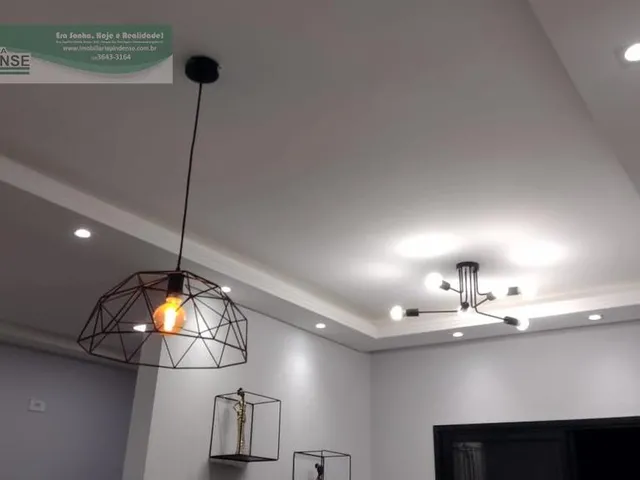 Imagem: O apartamento possui 2 Dormitórios, 1 Banheiro, 1 Vaga na
