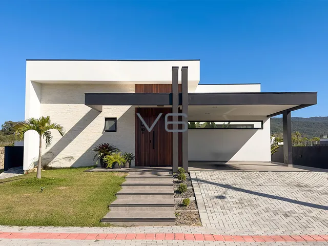 Imagem: Casa Térrea com 300m² privativos, 4 quartos