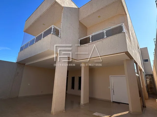 Imagem 12: Sobrado dos Disponível: 4 Quartos com Piscina e Conforto Garantido!