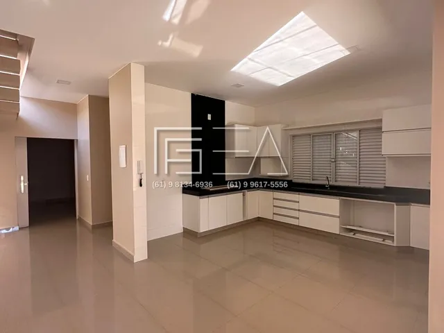 Imagem 5: Sobrado dos Disponível: 4 Quartos com Piscina e Conforto Garantido!