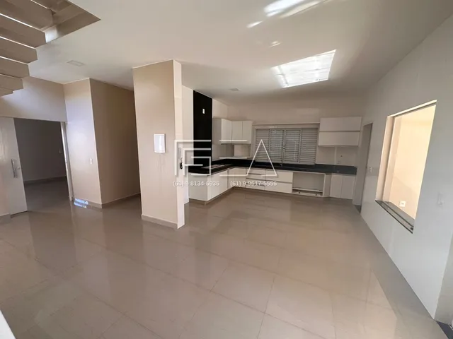 Imagem 6: Sobrado dos Disponível: 4 Quartos com Piscina e Conforto Garantido!