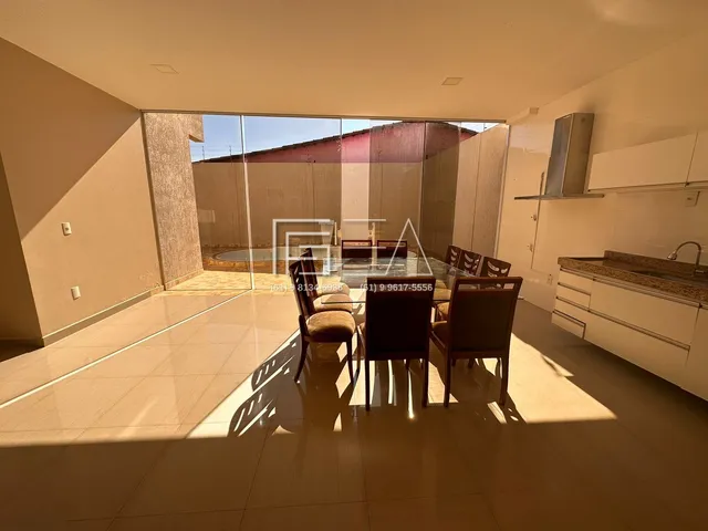 Imagem 9: Sobrado dos Disponível: 4 Quartos com Piscina e Conforto Garantido!