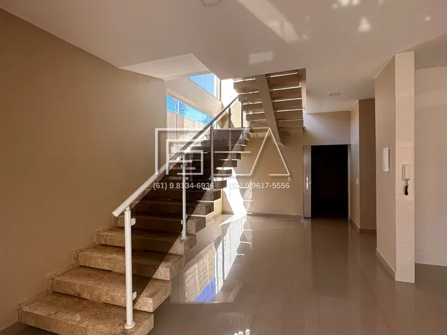 Imagem 2: Sobrado dos Disponível: 4 Quartos com Piscina e Conforto Garantido!