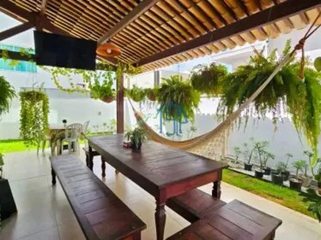 Imagem: A casa possui 3 Dormitórios, 3 Suítes, 3 Banheiros, 2