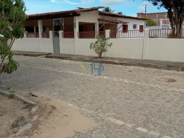 Imagem: Casa Padrão / Casa em rua Pública / Casa