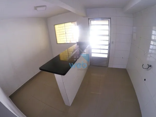 Imagem 2: Sobrado para Locação no Vitória Régia, com Dois Quartos, Sala, Cozinha, Banheiro
