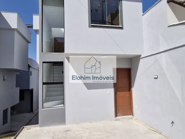 Imagem: A casa possui 3 Dormitórios, 1 Suíte, 100m² de Área e