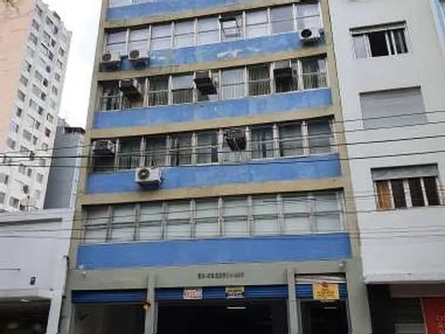 Imagem: Conjunto à venda com 253 m², 4 banheiros