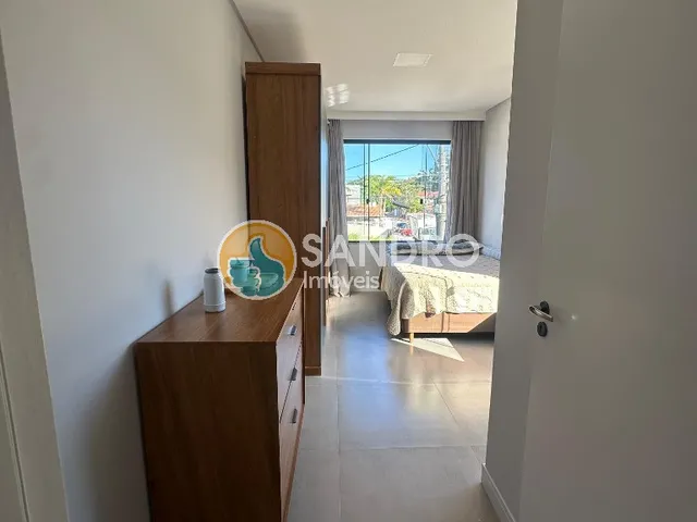 Imagem 16: Casa para alugar em Bombinhas-SC: 2 suítes, 3 salas, 3 banheiros e mais! Acomoda até 10