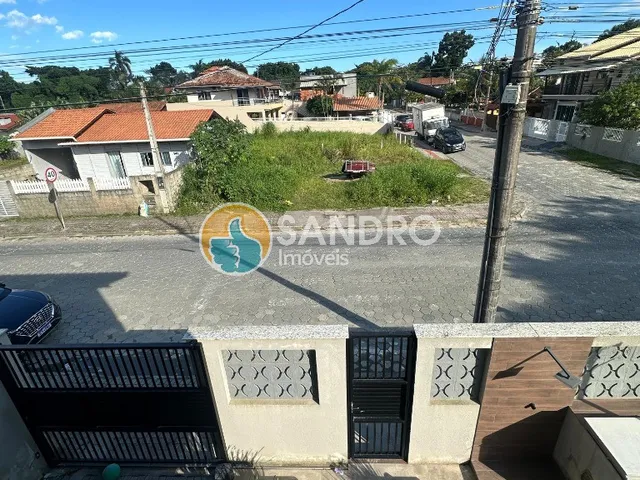 Imagem 7: Casa para alugar em Bombinhas-SC: 2 suítes, 3 salas, 3 banheiros e mais! Acomoda até 10
