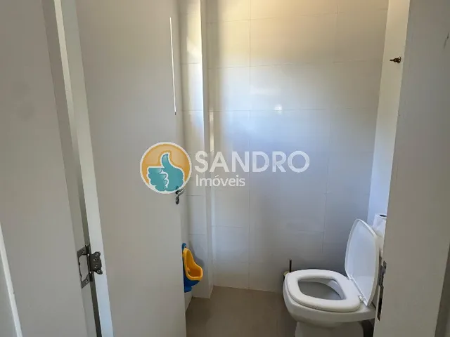 Imagem 11: Casa para alugar em Bombinhas-SC: 2 suítes, 3 salas, 3 banheiros e mais! Acomoda até 10
