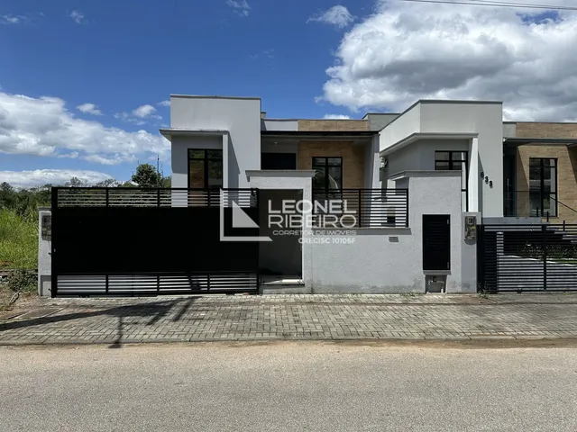 Imagem: Casa à venda com 3 dormitórios, 180 m²
