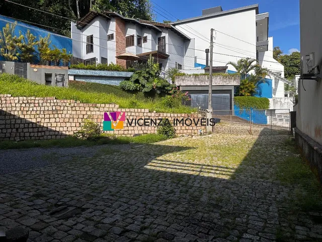Imagem 5: Sobrado com 3 dormitórios à venda no bairro Glória, Joinville/SC