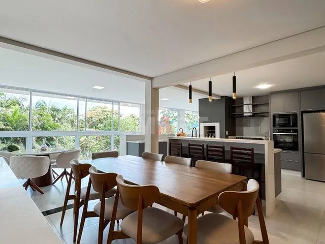 Imagem 1: Casa Mobiliada com 1 Suíte e 2 Quartos À Venda no Água Verde