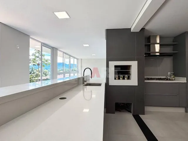 Imagem 5: Casa Mobiliada com 1 Suíte e 2 Quartos À Venda no Água Verde