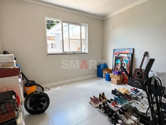 Imagem 2: Casa Mobiliada com 1 Suíte e 2 Quartos À Venda no Água Verde