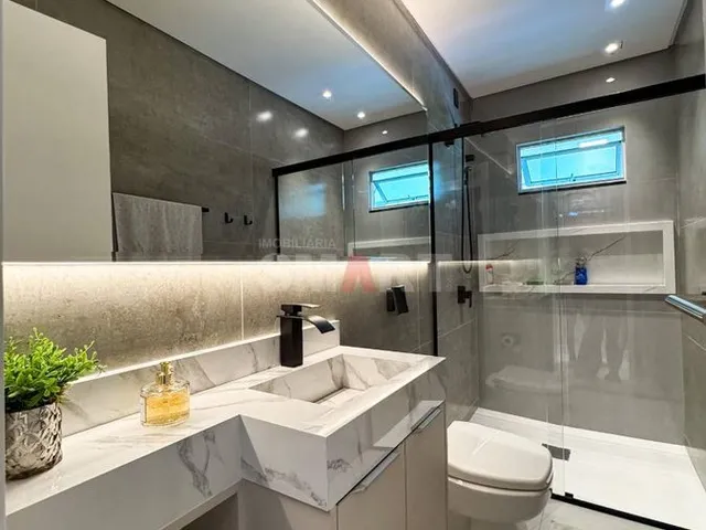 Imagem 16: Casa Mobiliada com 1 Suíte e 2 Quartos À Venda no Água Verde